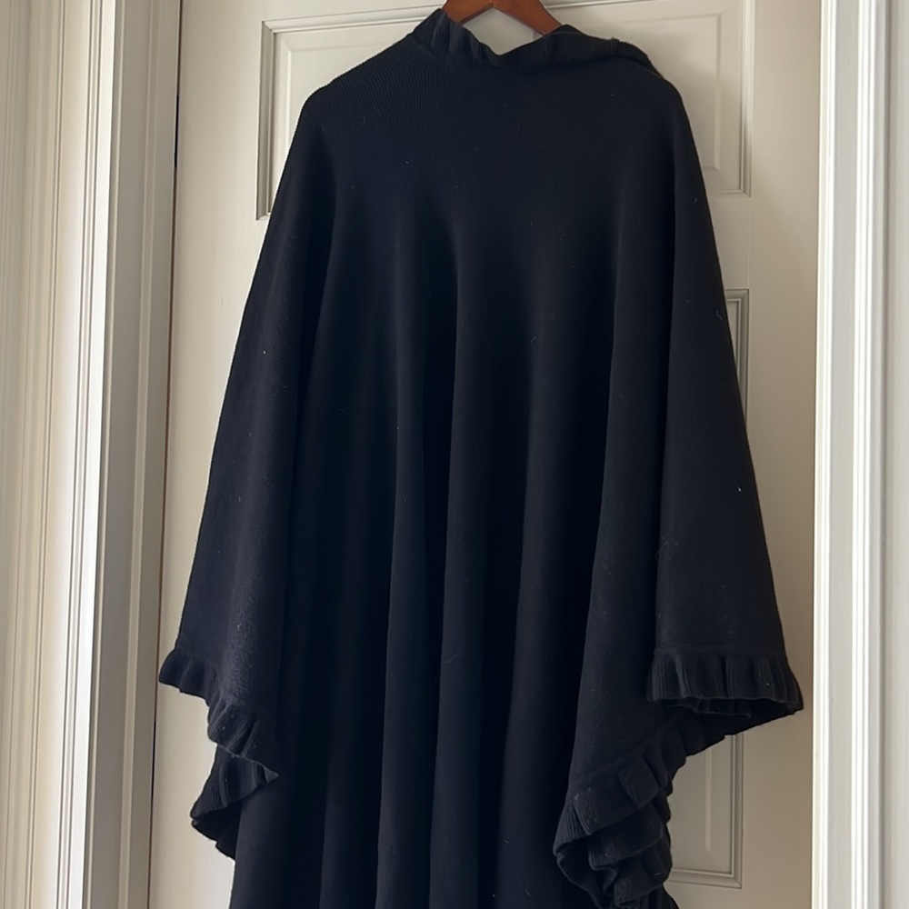 Cashmere Ruffled Edge Cape Size Small Cashmere